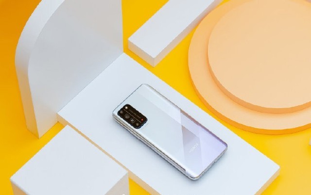 银色情人节送荣耀X10 Max 光速银配色京东仅售1899元